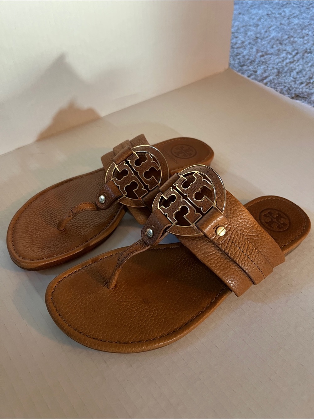 Tory Burch Tan Leather Logo Thong Sandals with Gold Medallions - Picture 2 of 5